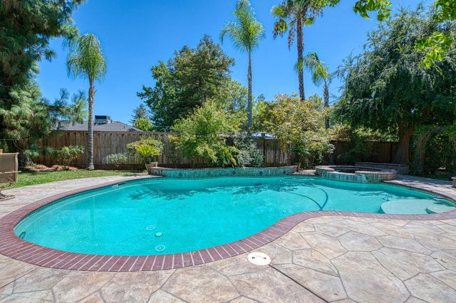 2677 W Wrenwood Avenue, Fresno, CA 93711