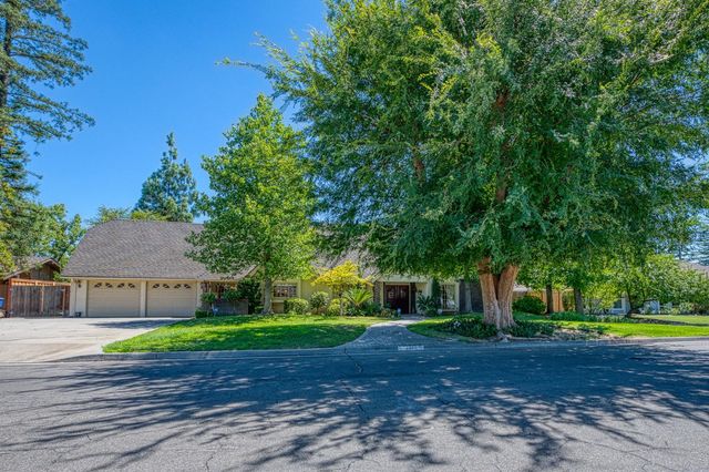 2677 W Wrenwood Avenue, Fresno, CA 93711