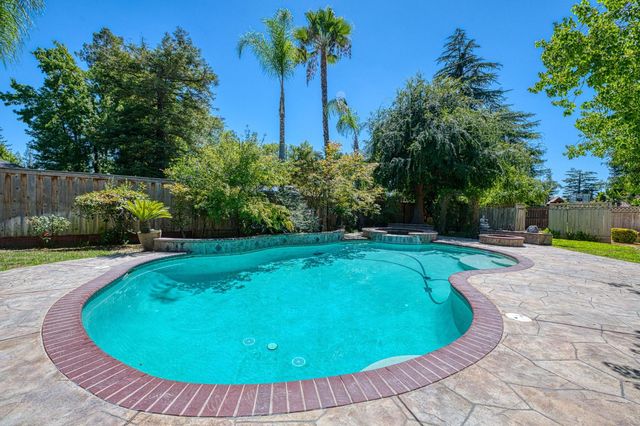 2677 W Wrenwood Avenue, Fresno, CA 93711