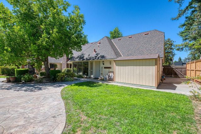 2677 W Wrenwood Avenue, Fresno, CA 93711