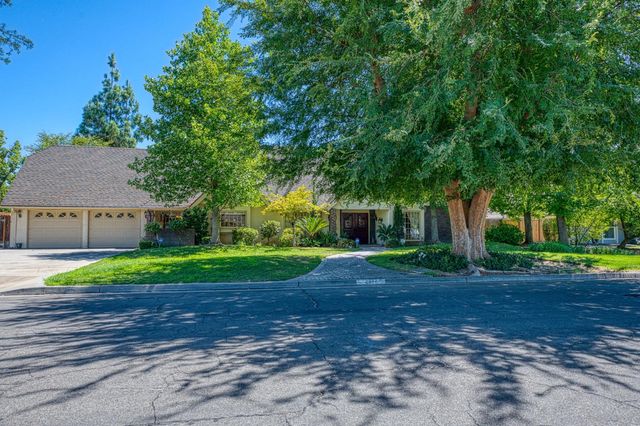 2677 W Wrenwood Avenue, Fresno, CA 93711