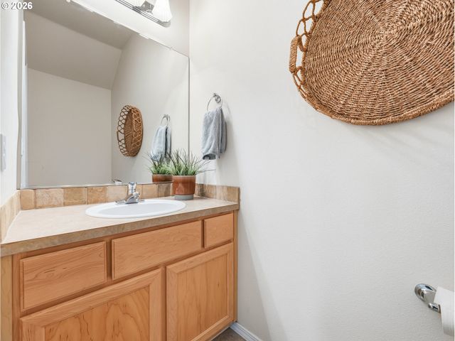 9279 Sw CASCARA Ln, Tualatin, OR 97062