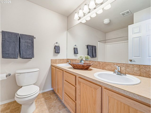 9279 Sw CASCARA Ln, Tualatin, OR 97062