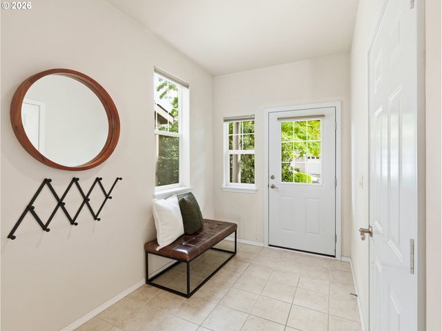 9279 Sw CASCARA Ln, Tualatin, OR 97062