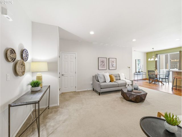 9279 Sw CASCARA Ln, Tualatin, OR 97062
