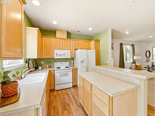 9279 Sw CASCARA Ln, Tualatin, OR 97062