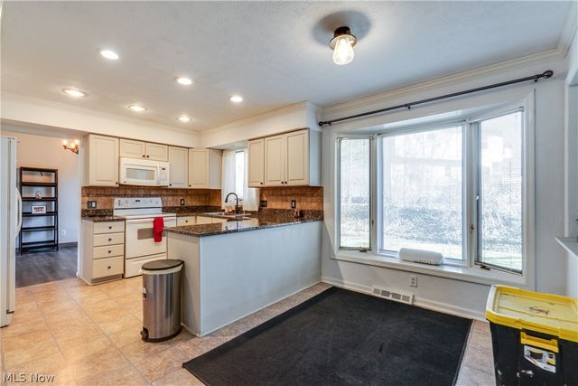 5880 Deepwood Trail, Solon, OH 44139