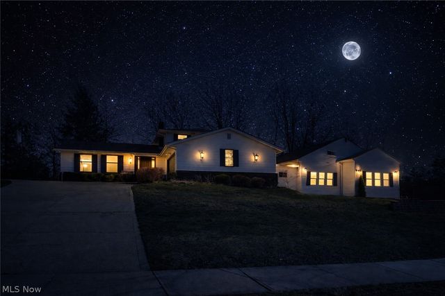 5880 Deepwood Trail, Solon, OH 44139