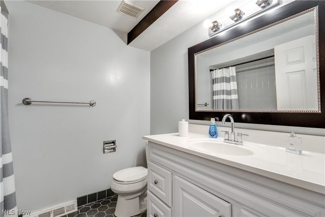 5880 Deepwood Trail, Solon, OH 44139