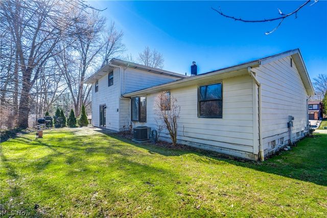 5880 Deepwood Trail, Solon, OH 44139