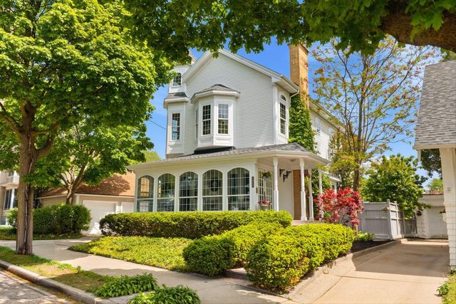 1913 E Estes STREET, Milwaukee, WI 53207