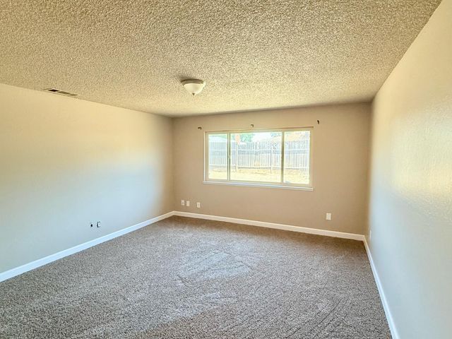 1850 W Donner Avenue, Fresno, CA 93705