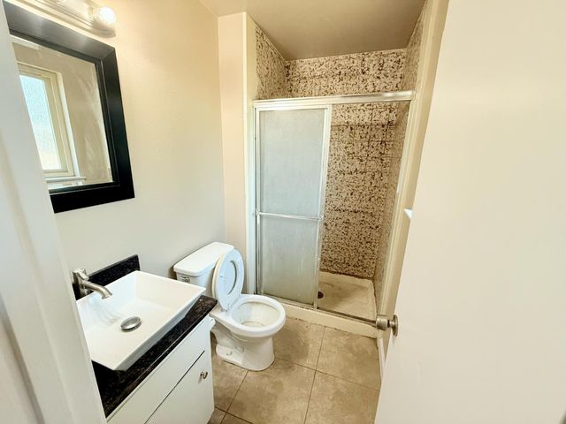 1850 W Donner Avenue, Fresno, CA 93705