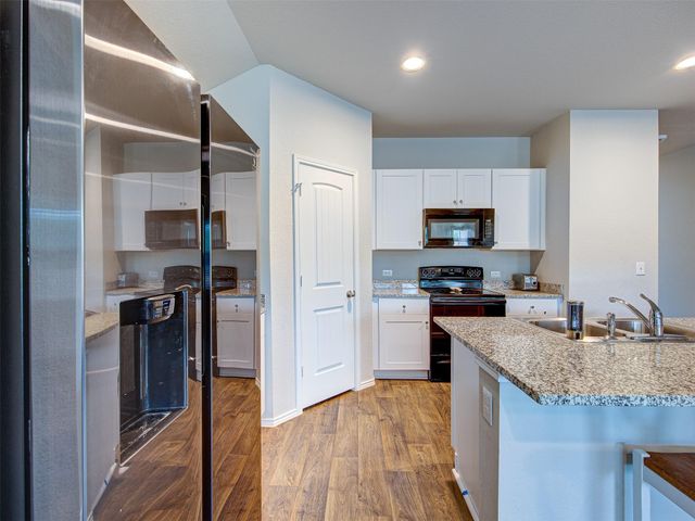 13001 Brahmin DR, Austin, TX 78724