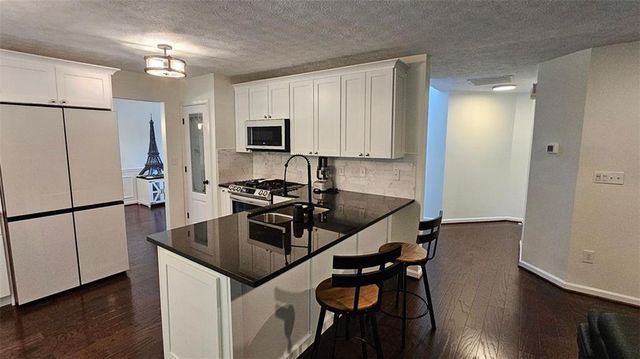 13030 CRABAPPLE LAKE Drive, Roswell, GA 30076
