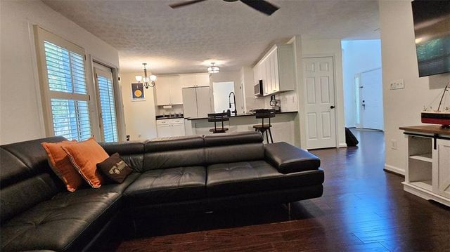 13030 CRABAPPLE LAKE Drive, Roswell, GA 30076