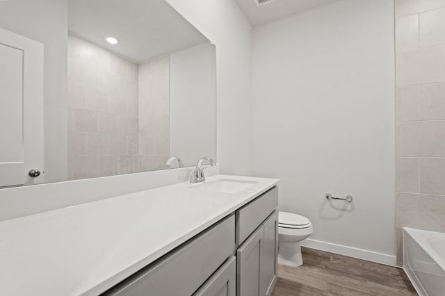 112 Water Grass Trail, Clute, TX 77531