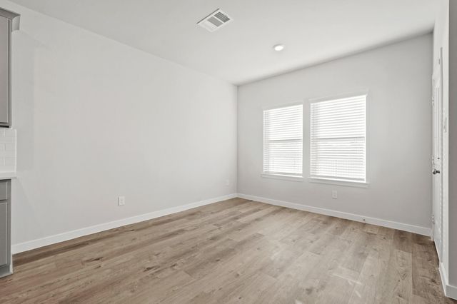 112 Water Grass Trail, Clute, TX 77531