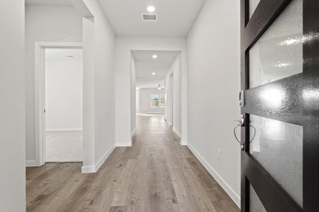 112 Water Grass Trail, Clute, TX 77531