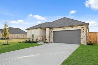 112 Water Grass Trail, Clute, TX 77531