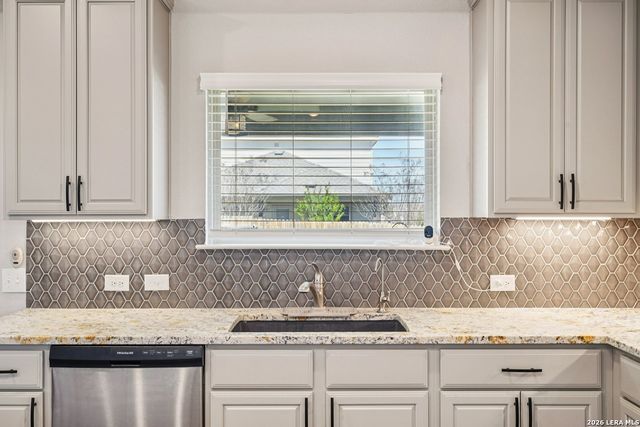 2034 EGRET AVE, New Braunfels, TX 78132