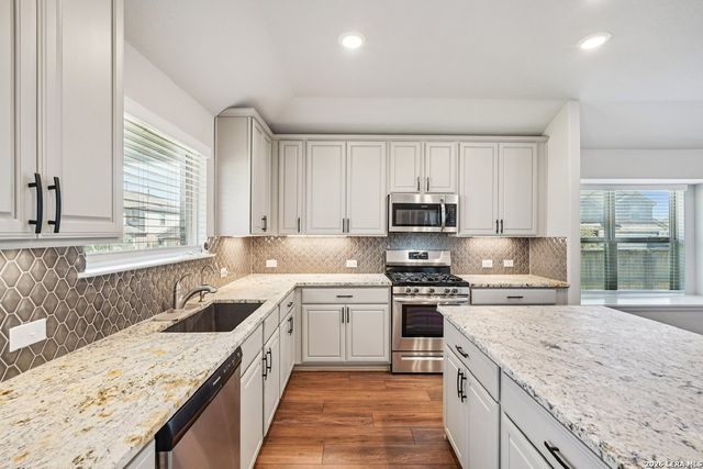 2034 EGRET AVE, New Braunfels, TX 78132