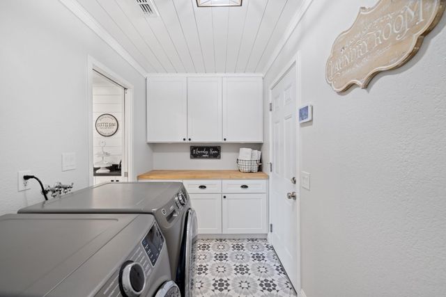 5716 Reinhold St, Fair Oaks, CA 95628