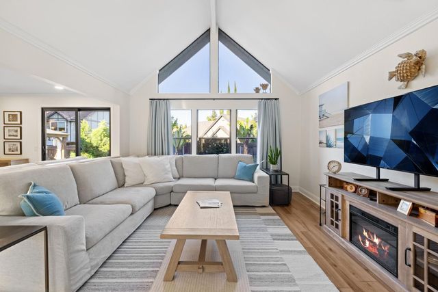 5716 Reinhold St, Fair Oaks, CA 95628