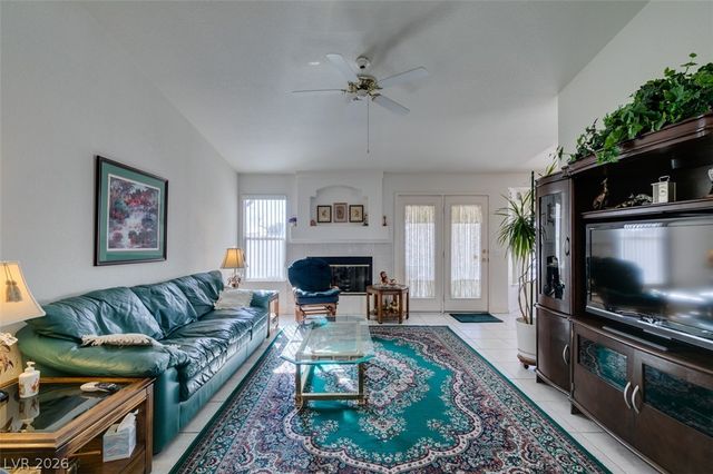 8113 Tropic Isle Circle, Las Vegas, NV 89128