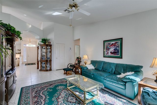 8113 Tropic Isle Circle, Las Vegas, NV 89128