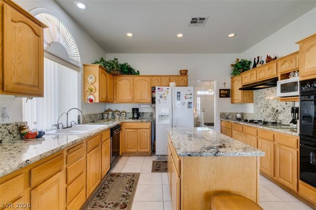 8113 Tropic Isle Circle, Las Vegas, NV 89128