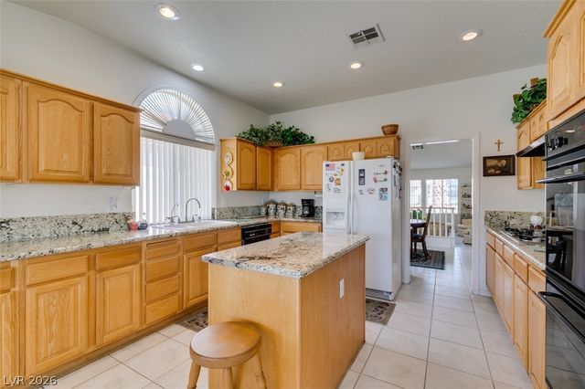 8113 Tropic Isle Circle, Las Vegas, NV 89128