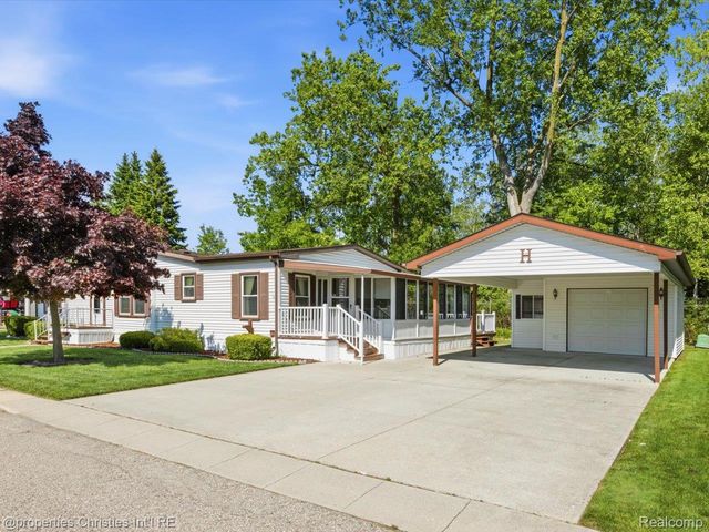 3333 Ravenswood Road 81, Marysville, MI 48040