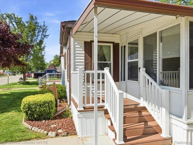 3333 Ravenswood Road 81, Marysville, MI 48040