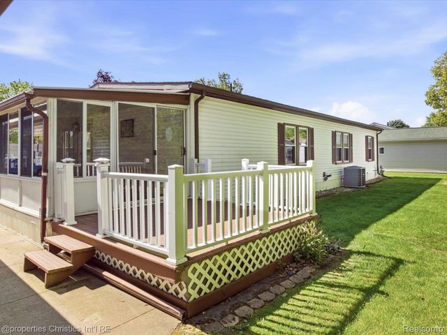 3333 Ravenswood Road 81, Marysville, MI 48040