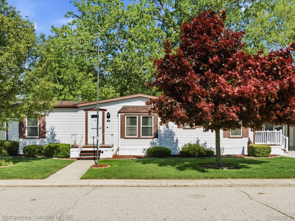 3333 Ravenswood Road 81, Marysville, MI 48040