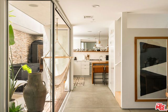 27 Paloma Avenue, Venice (los Angeles), CA 90291