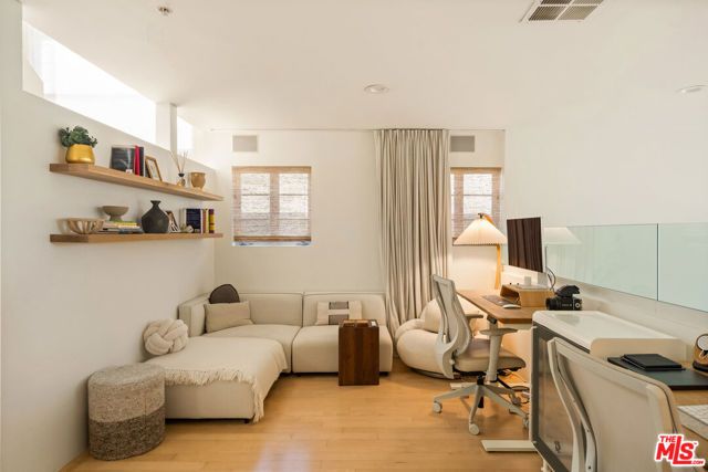 27 Paloma Avenue, Venice (los Angeles), CA 90291