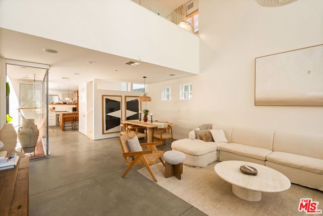 27 Paloma Avenue, Venice (los Angeles), CA 90291