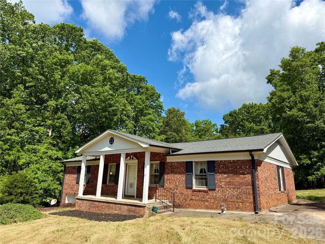 232 Chase Drive, Forest City, NC 28043