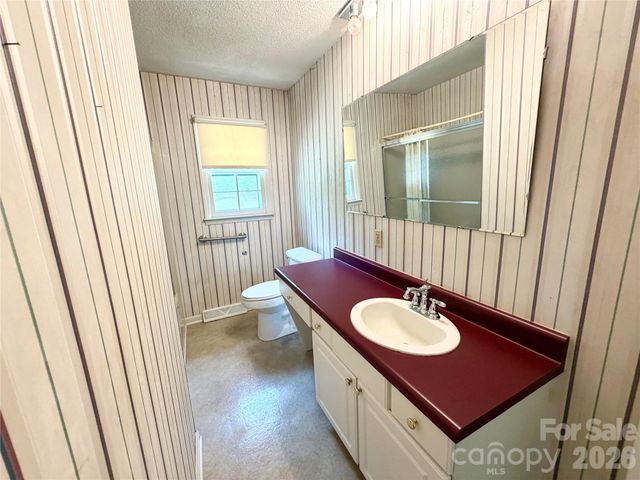 232 Chase Drive, Forest City, NC 28043