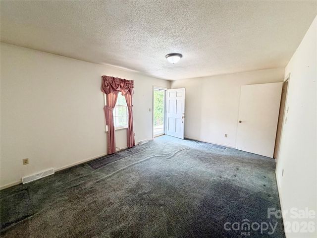 232 Chase Drive, Forest City, NC 28043