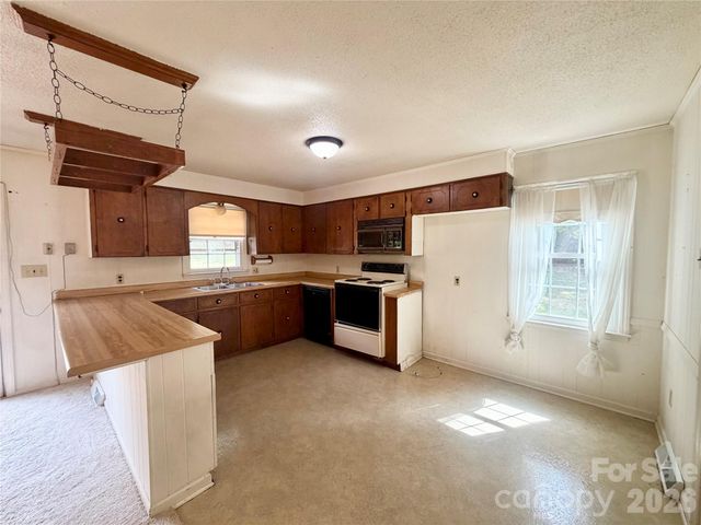 232 Chase Drive, Forest City, NC 28043