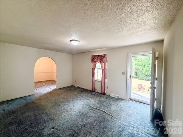 232 Chase Drive, Forest City, NC 28043