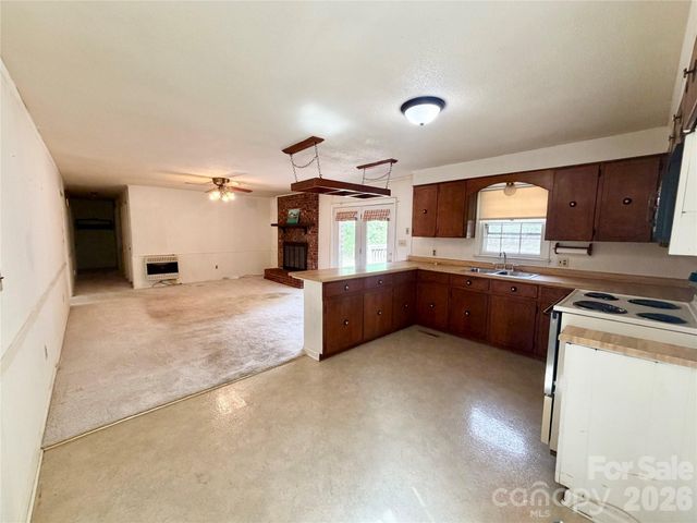 232 Chase Drive, Forest City, NC 28043