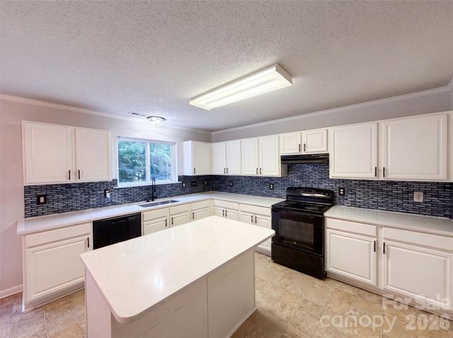 2502 Harwood Hills Lane, Charlotte, NC 28214