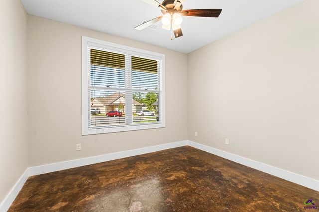 212 Silverside Drive, Perry, GA 31069