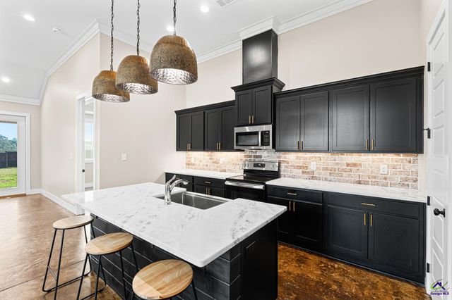 212 Silverside Drive, Perry, GA 31069