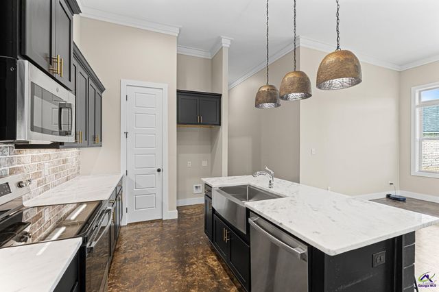 212 Silverside Drive, Perry, GA 31069