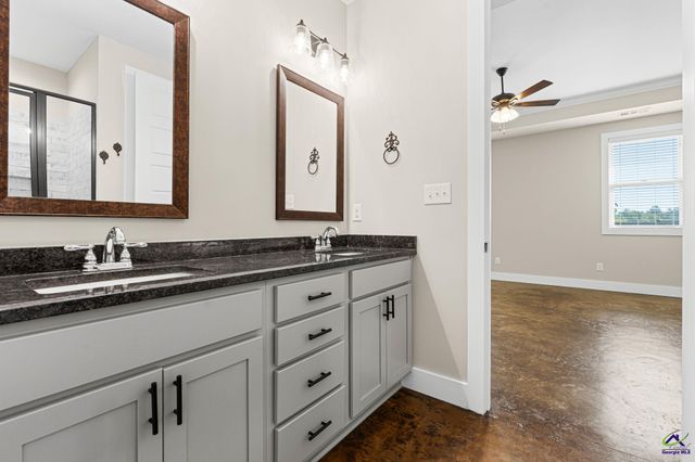 212 Silverside Drive, Perry, GA 31069